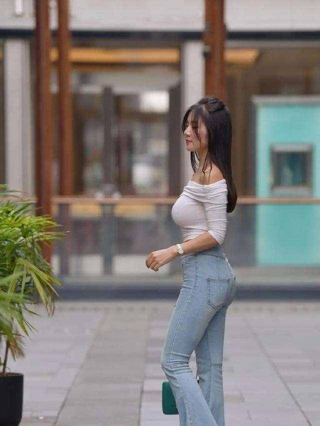 瑜伽褲是懶人出門快速穿搭服飾,休閑靚麗合時宜,顏值過人